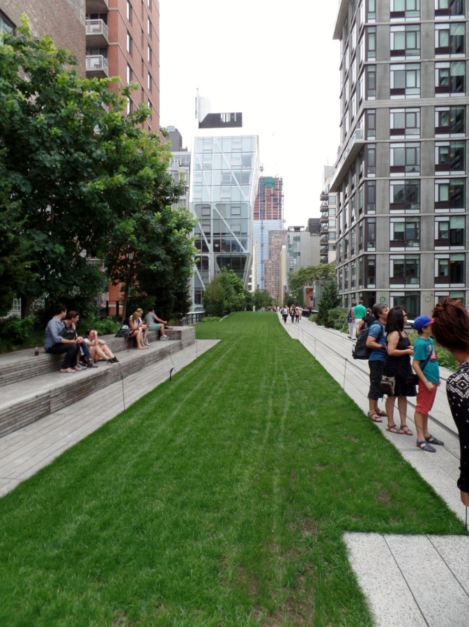 High Line path 1