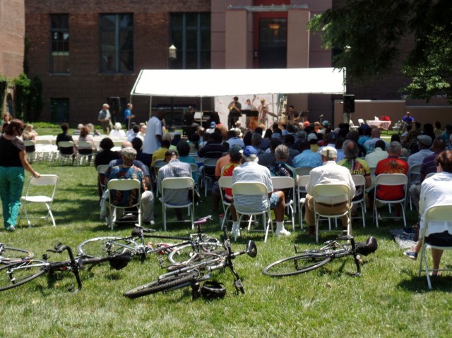 Jazz fans at the museam