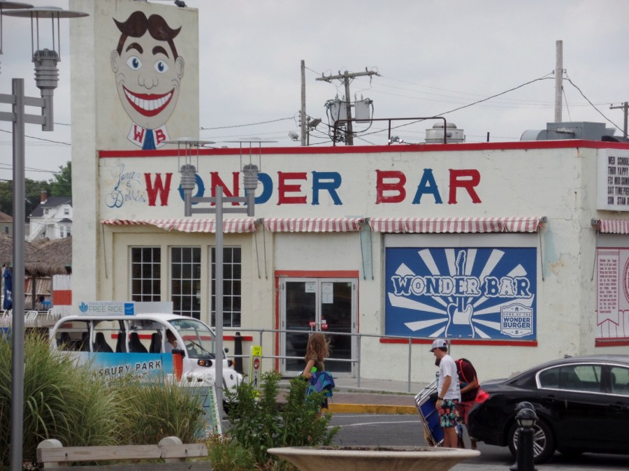 Wonder Bar