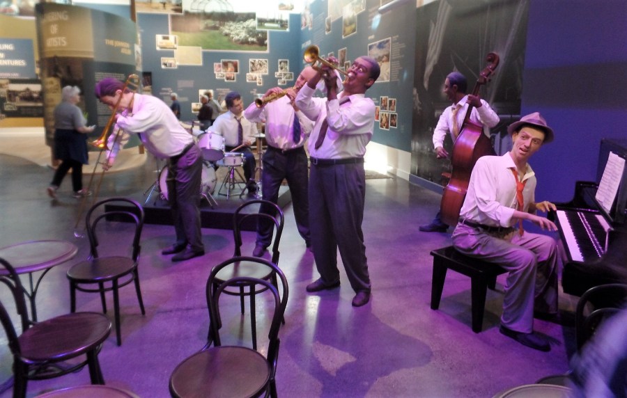 Seward Johnson scupture