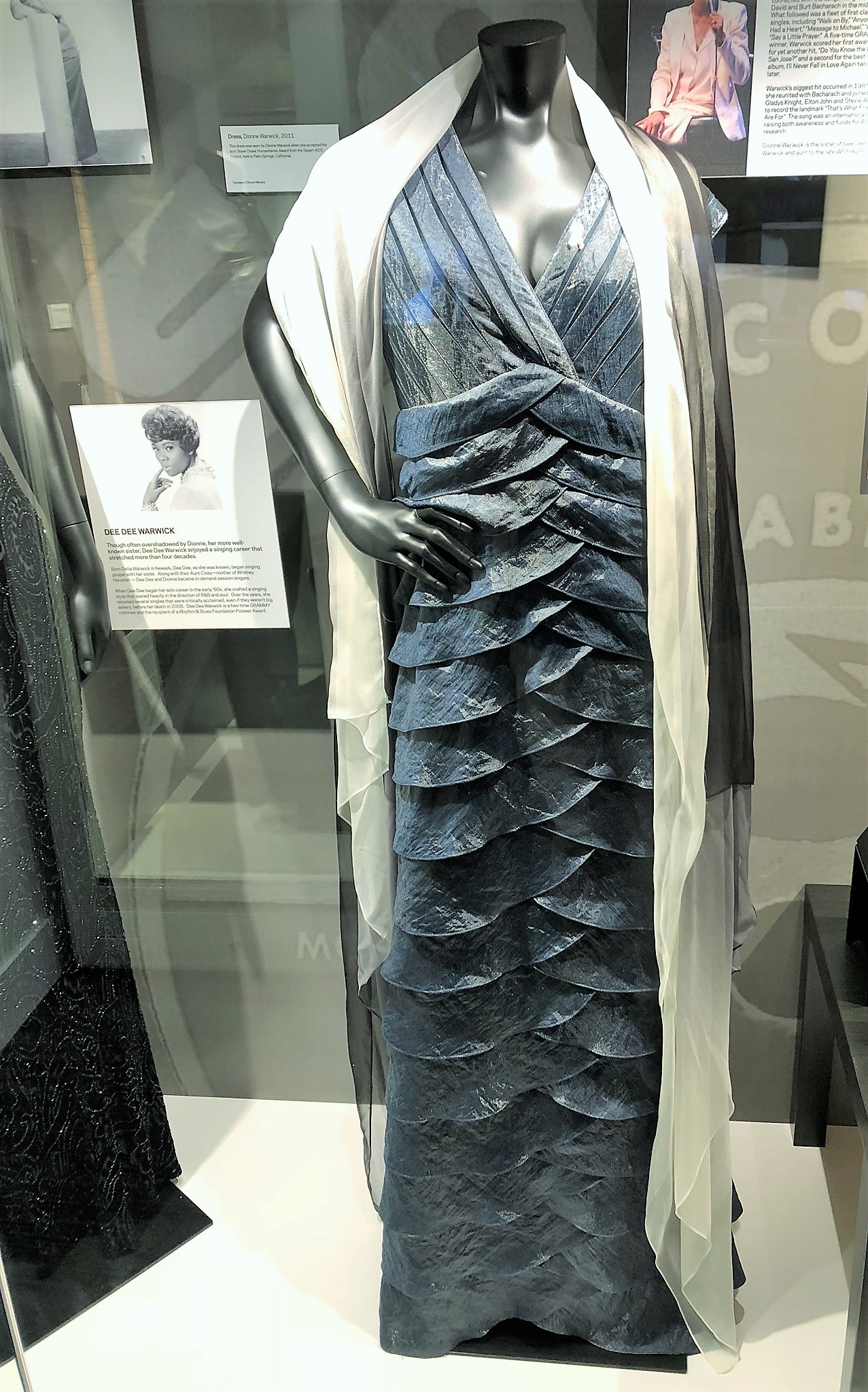 Dionne Warwick's dress