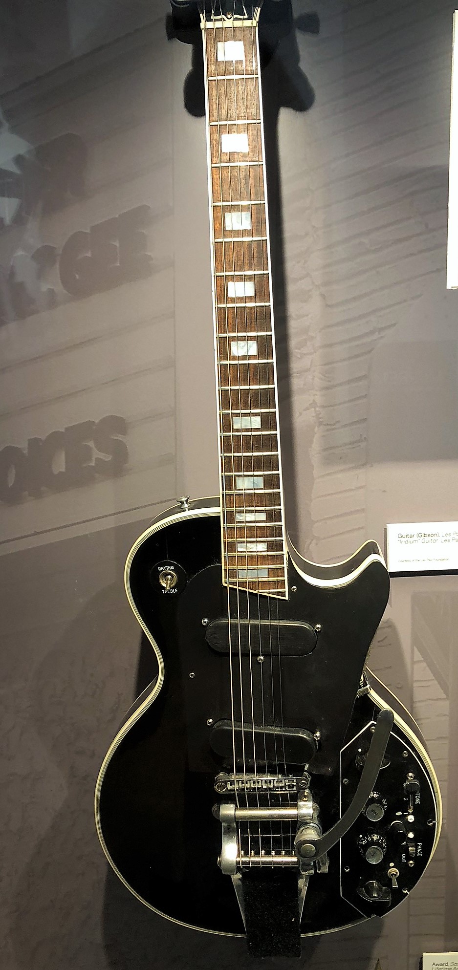 Les Paul's Iridium Guitar