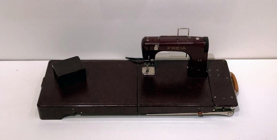 Sewing machine from the 40's