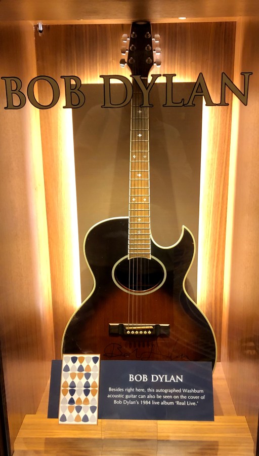 Dylan guitar