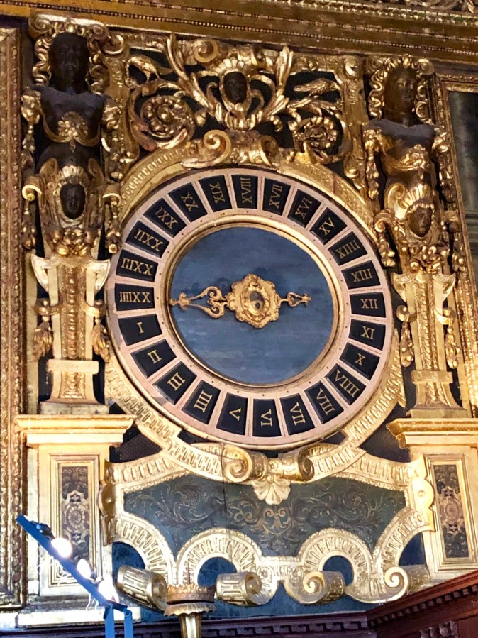 Clock for IIII numeral