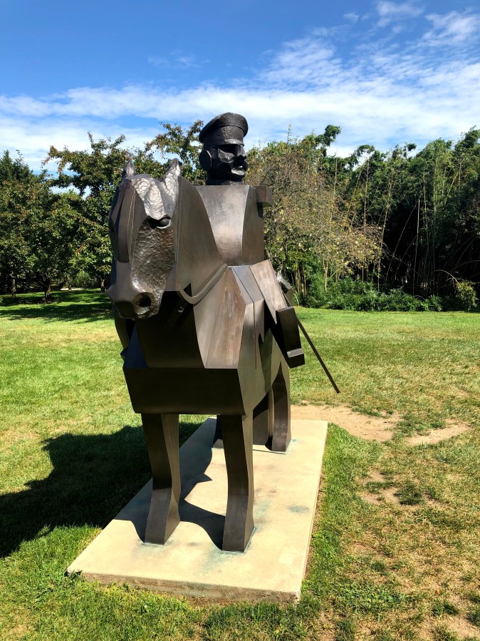General Bronze, Marisol