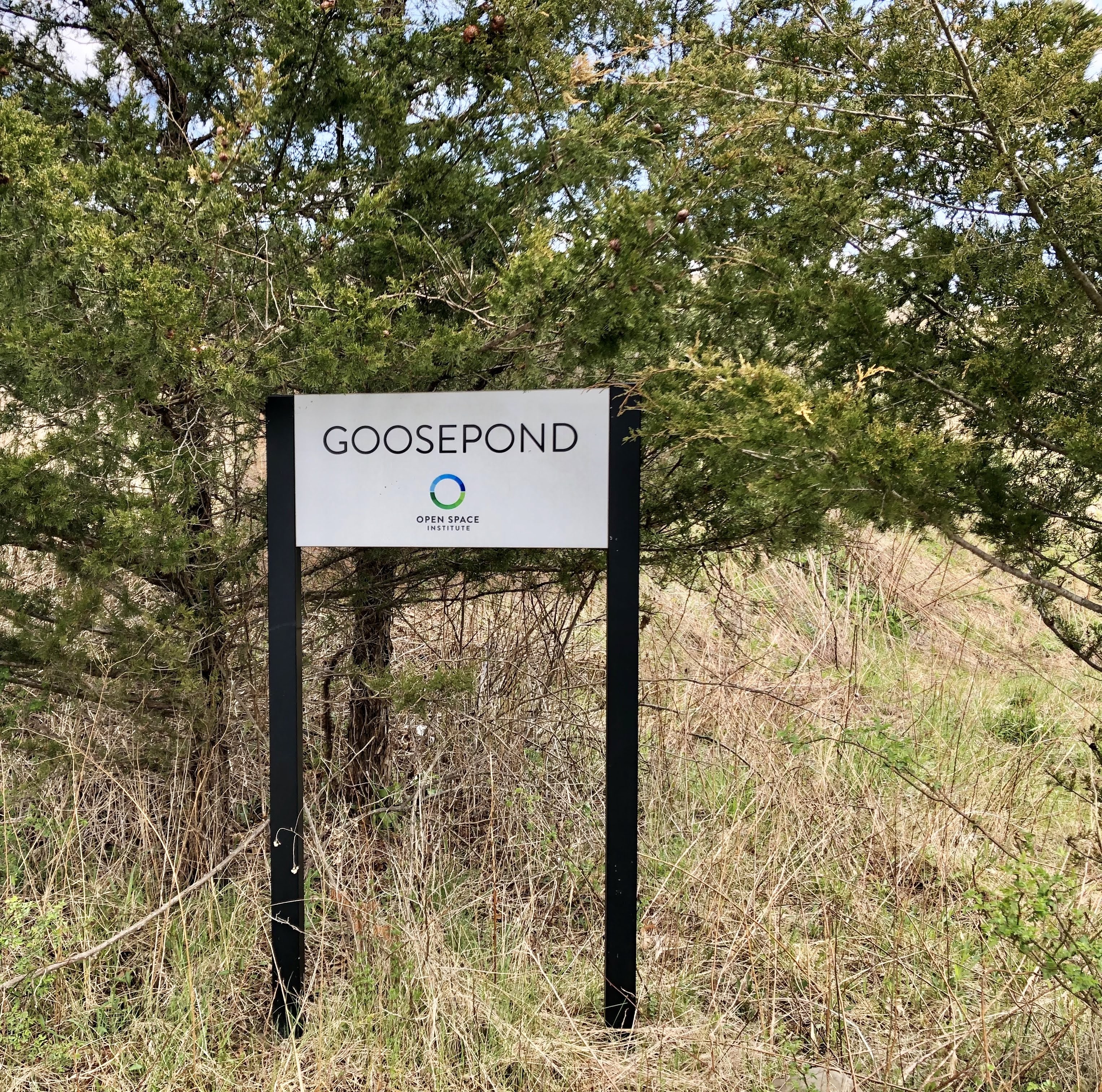Goosepond sign at parking area