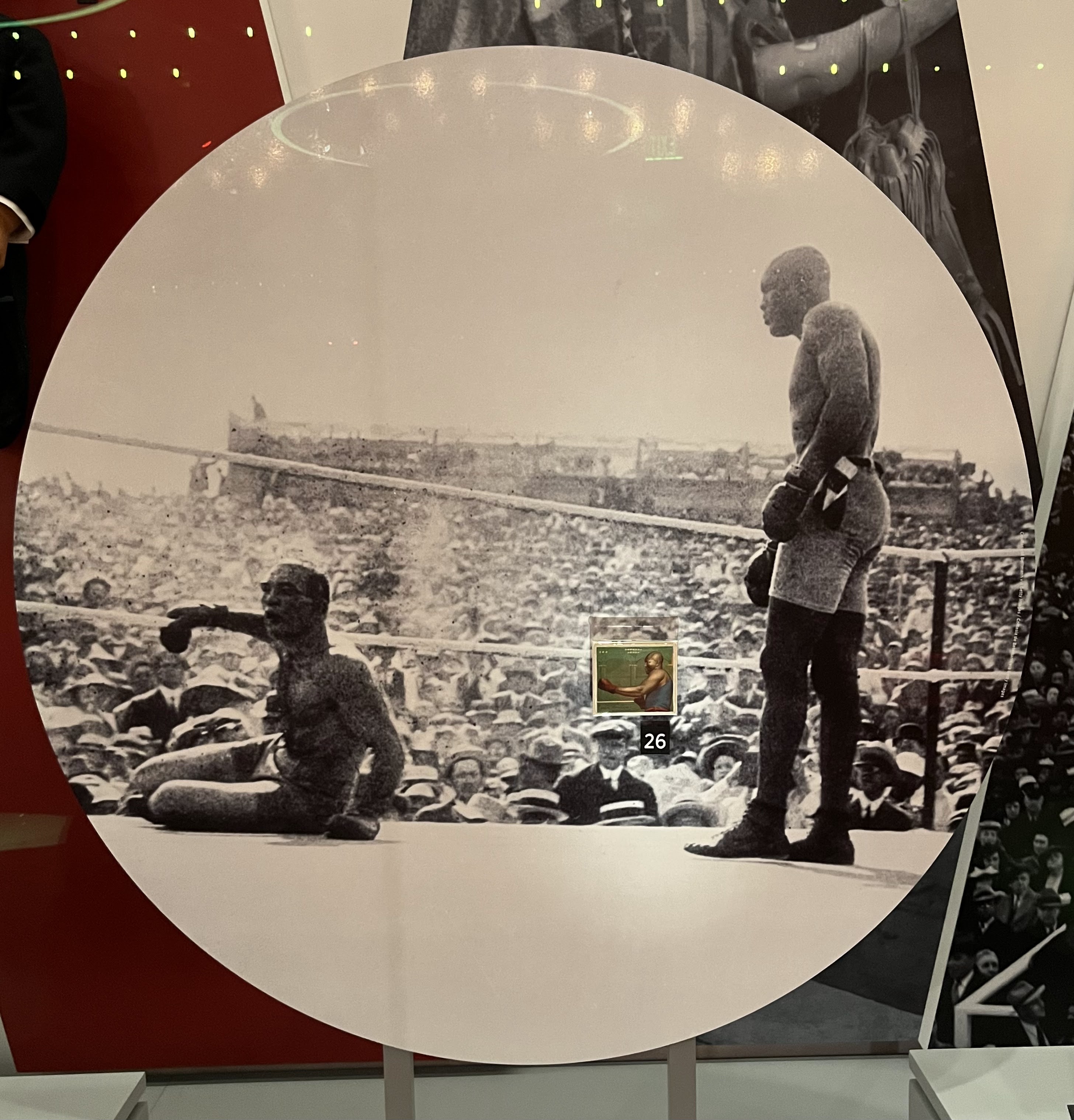 Jack Johnson defeats James Jeffries